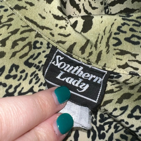 Vintage Southern Lady Green Animal-Print Blouse - Picture 3 of 3